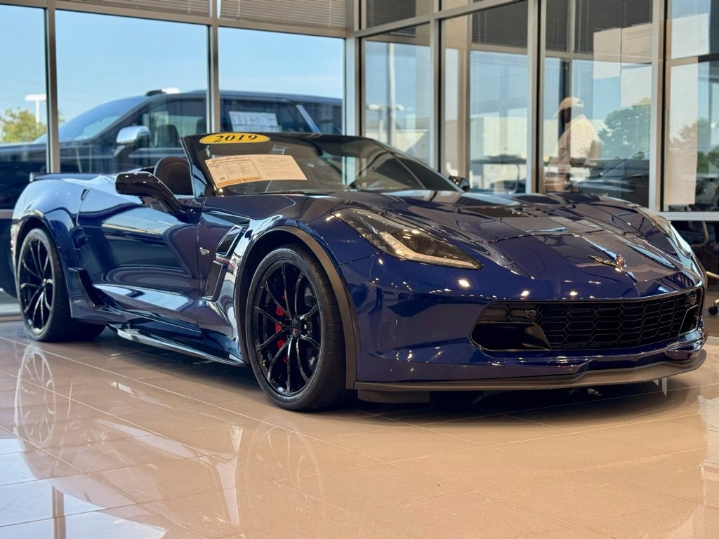 2019 Chevrolet Corvette Grand Sport 2LT photo 2