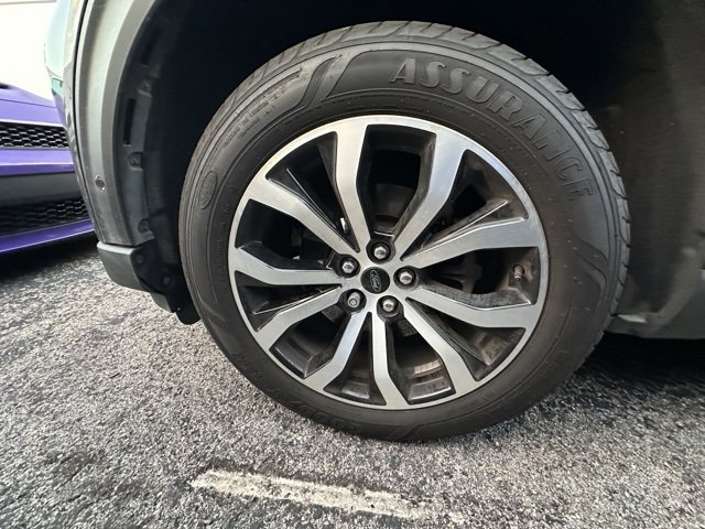 2021 Ford Explorer ST photo 4