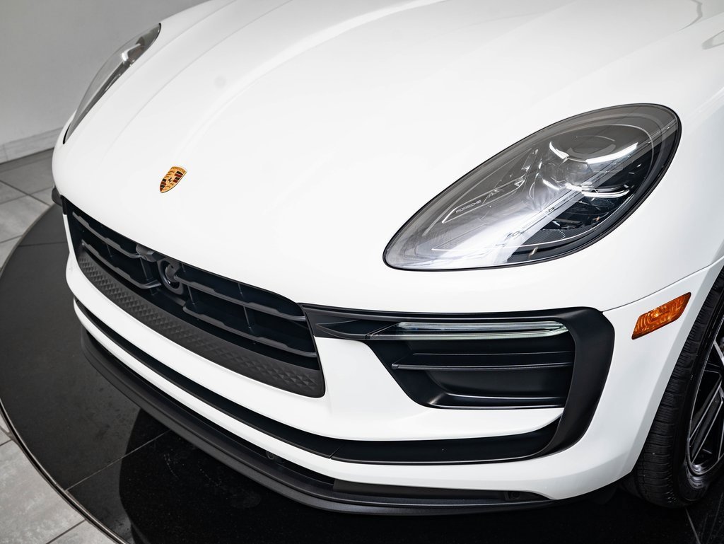 2024 Porsche Macan T photo 13