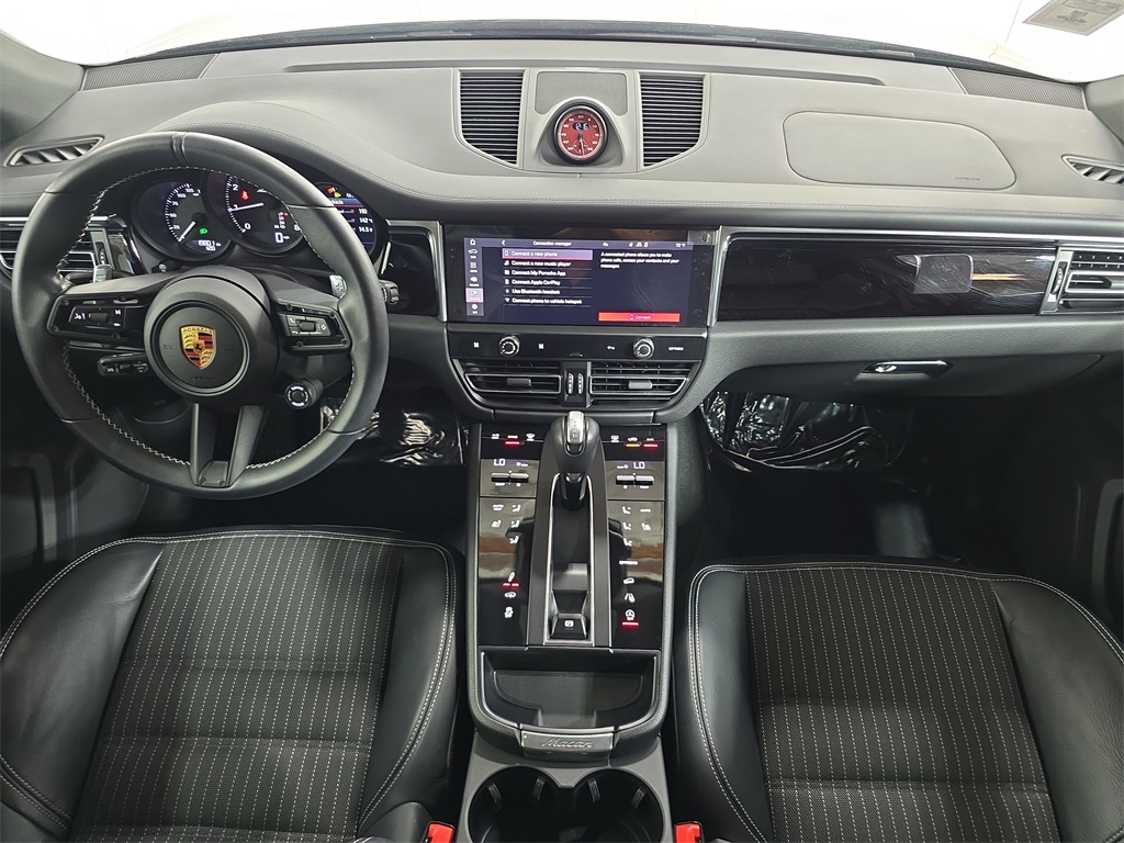2024 Porsche Macan T photo 13