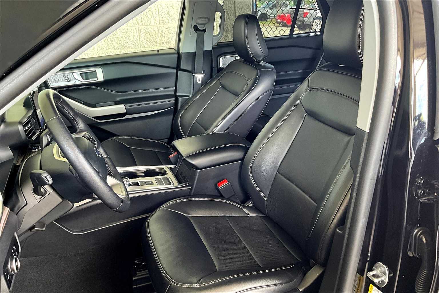 2024 Ford Explorer Limited photo 7