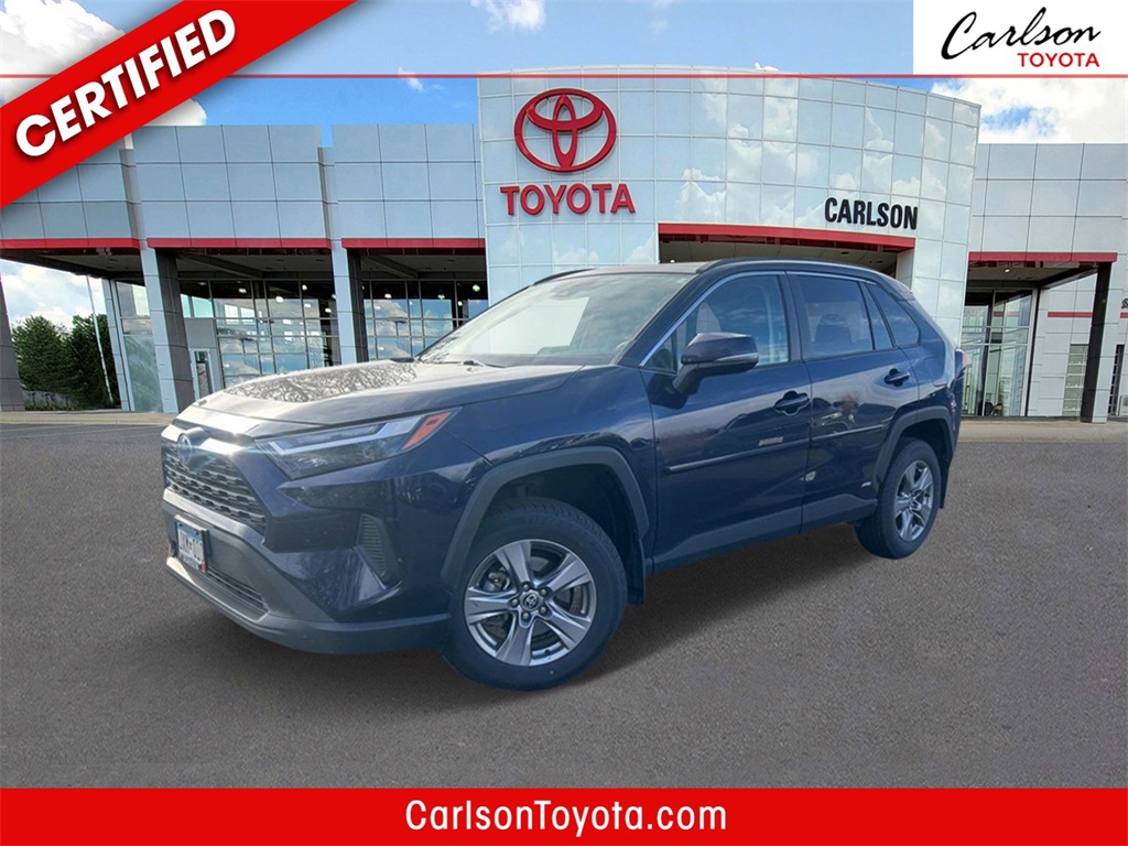 2022 Toyota RAV4 XLE's photo