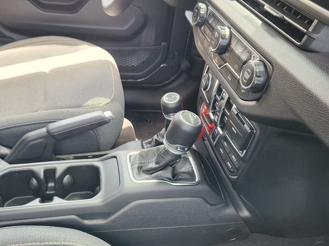 2025 Jeep Gladiator Willys photo 11