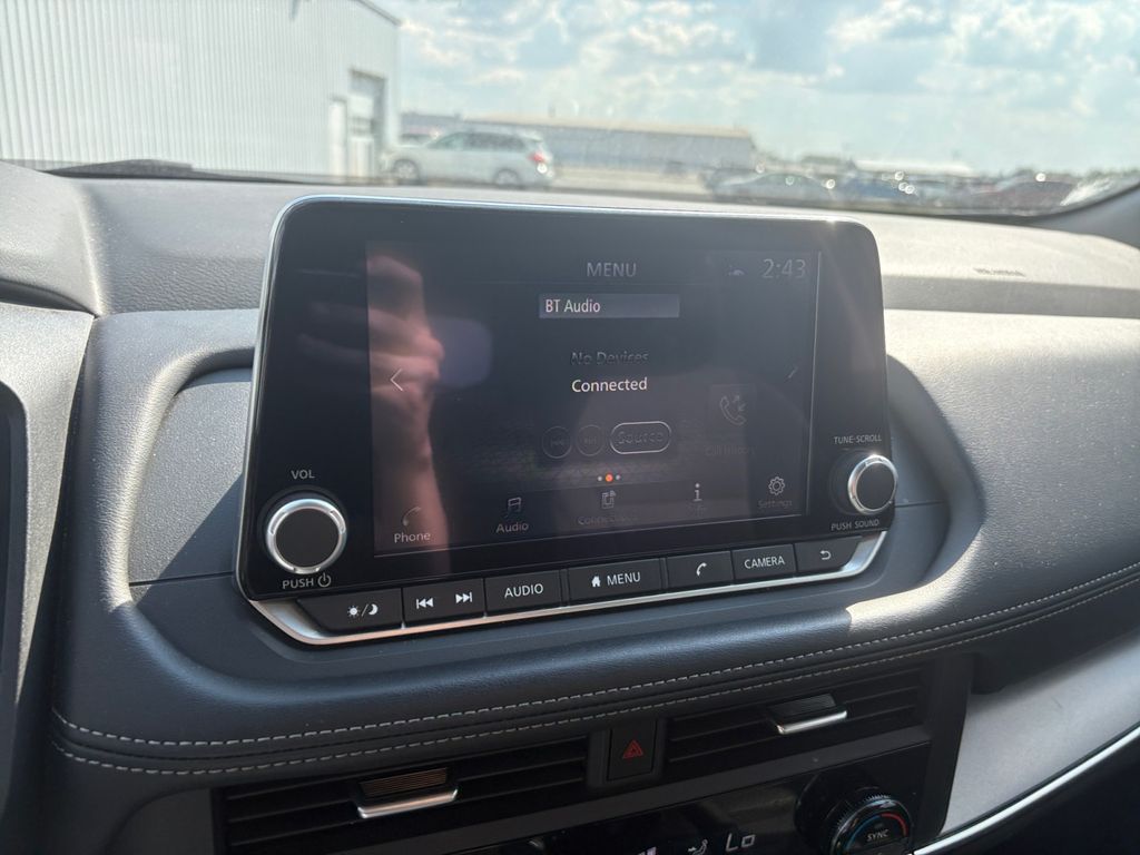 2024 Nissan Rogue SV photo 16