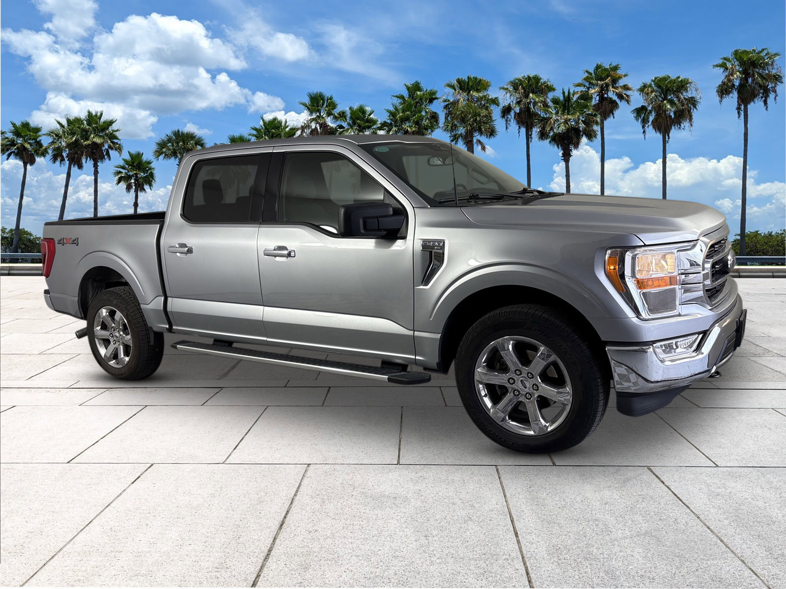 2023 Ford F-150 XLT photo 2