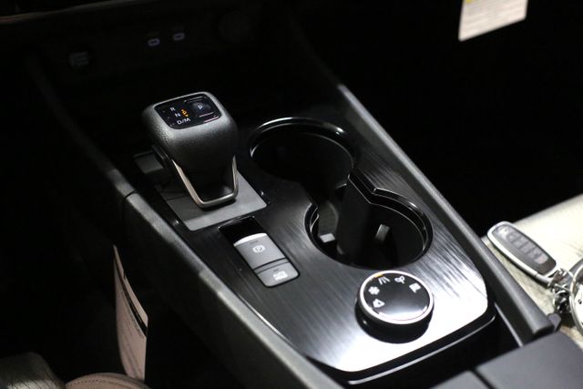 2025 Nissan Rogue SV photo 11