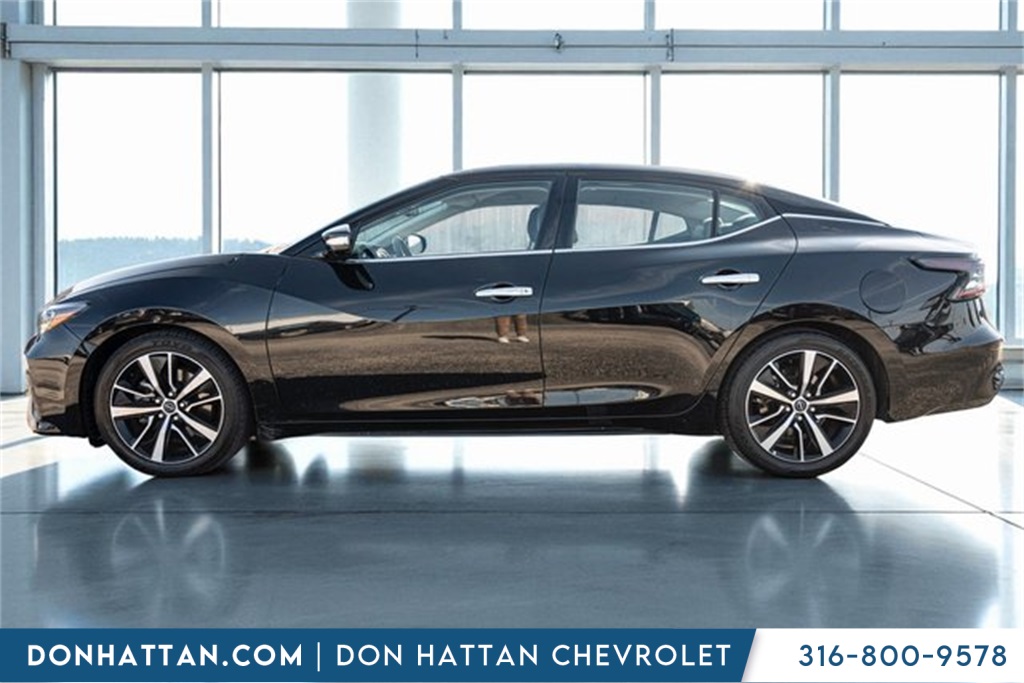 2023 Nissan Maxima SV photo 2