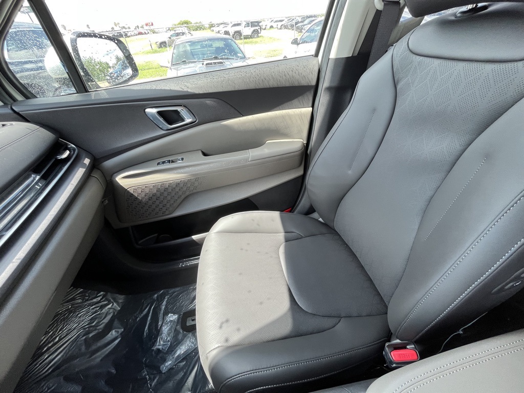 2026 Kia Carnival EX photo 17