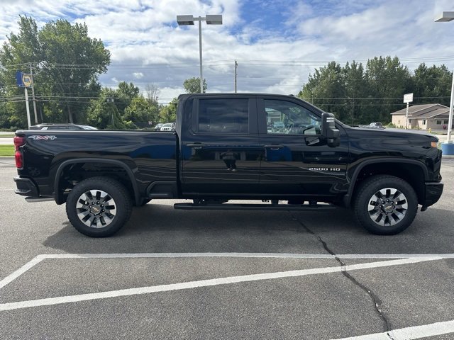 2026 Chevrolet Silverado 2500HD Custom photo 4