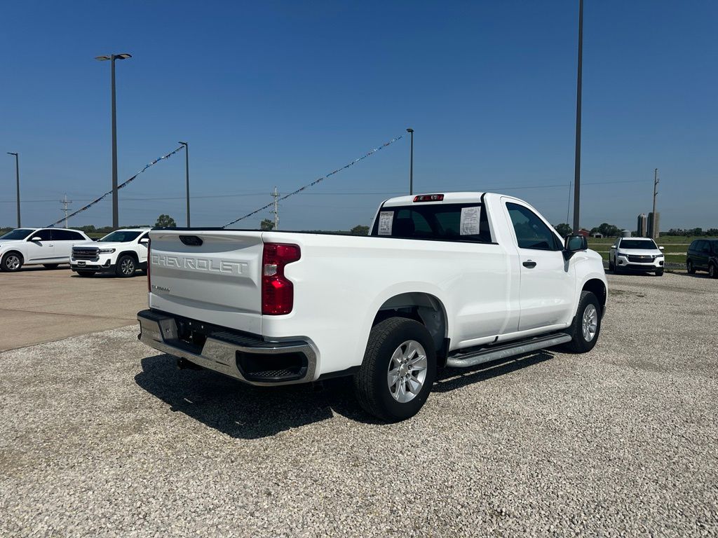 2024 Chevrolet Silverado 1500 photo 3