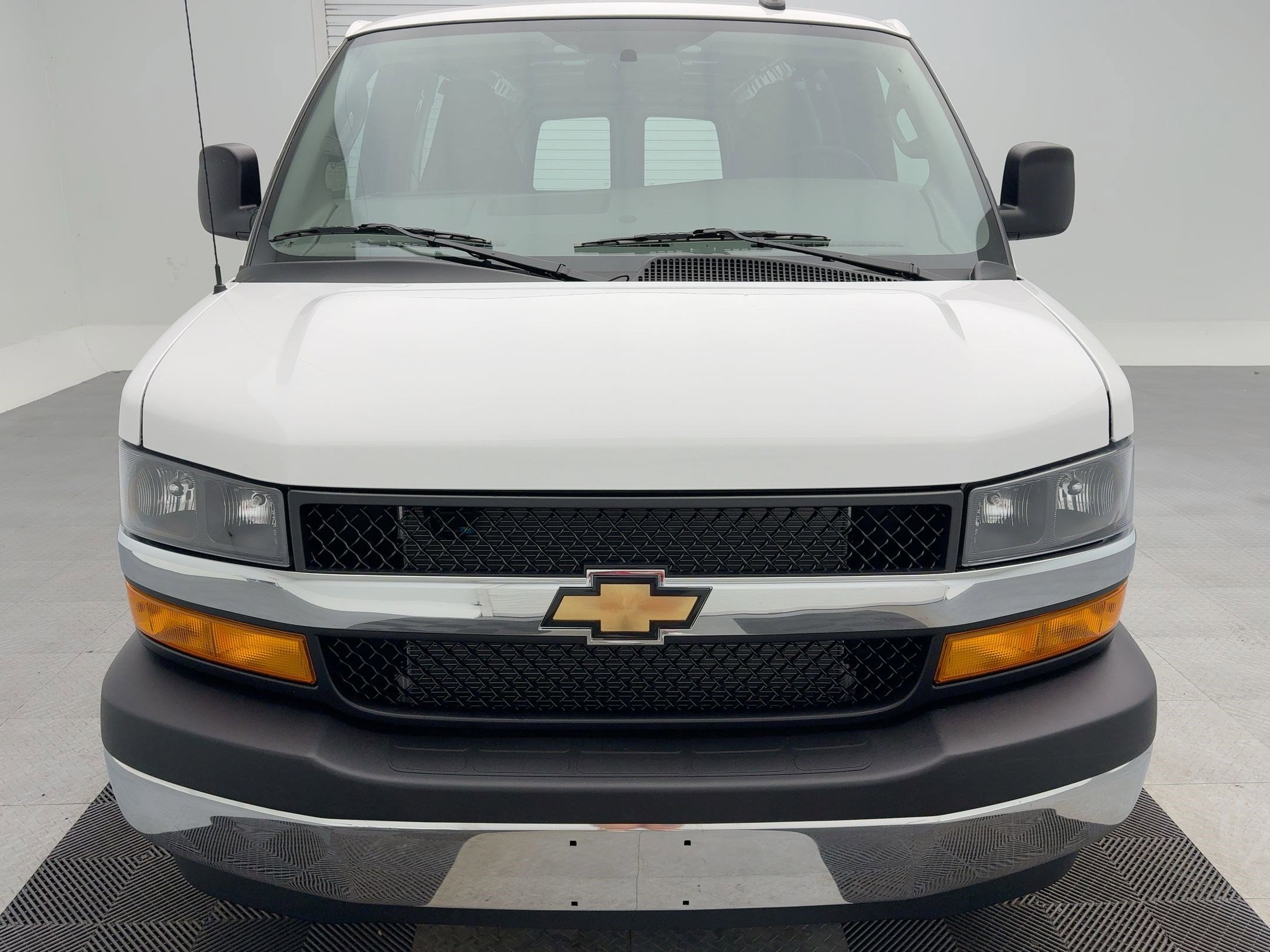2025 Chevrolet Express Cargo 2500 photo 6