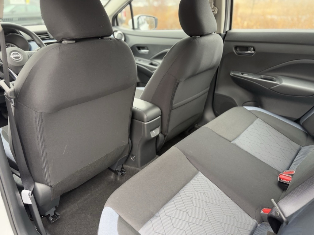 2025 Nissan Versa SV photo 18