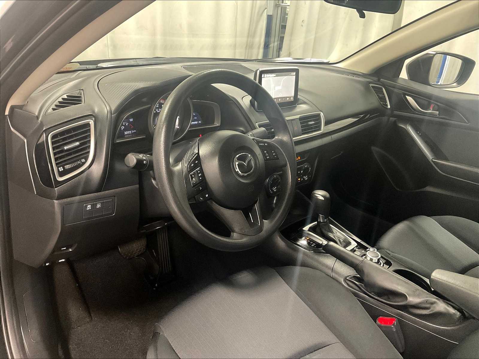2016 Mazda Mazda3 i Sport photo 8