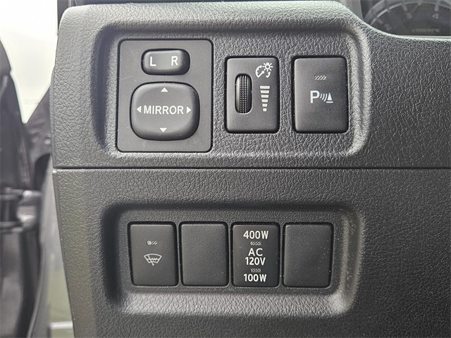2014 Toyota 4Runner Limited photo 25