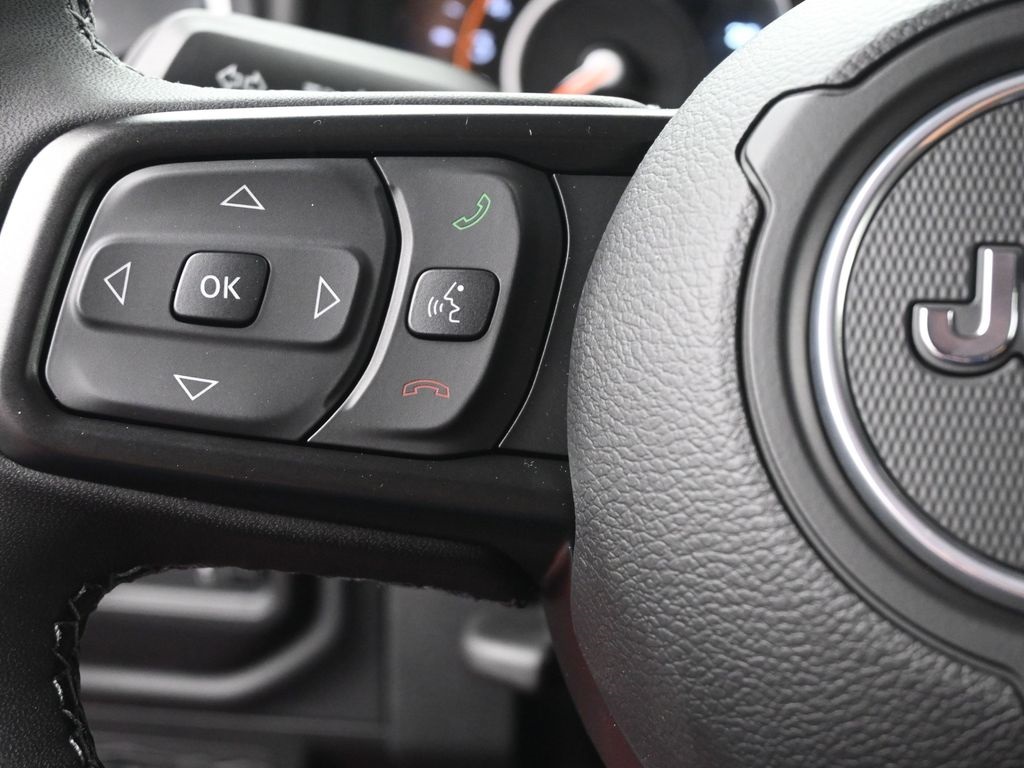 2025 Jeep Gladiator Sport photo 10