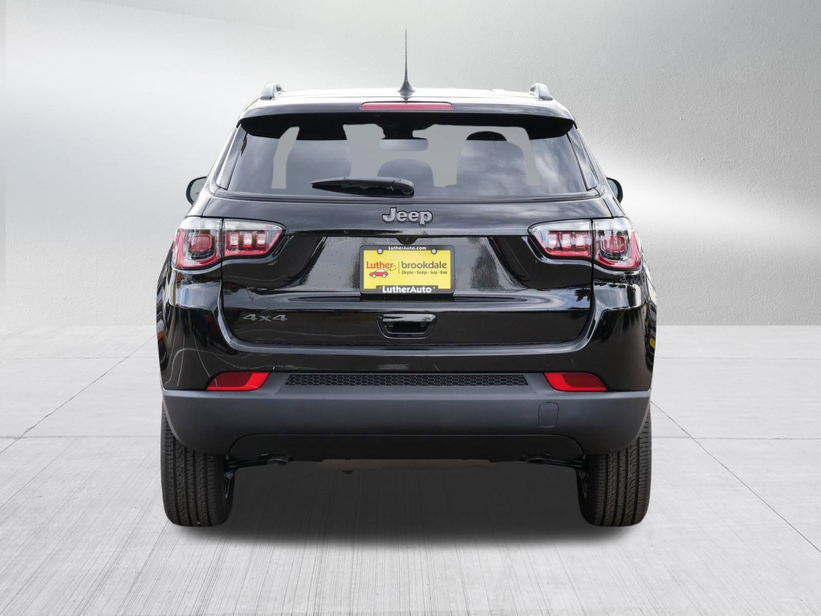 2026 Jeep Compass Latitude Altitude photo 3