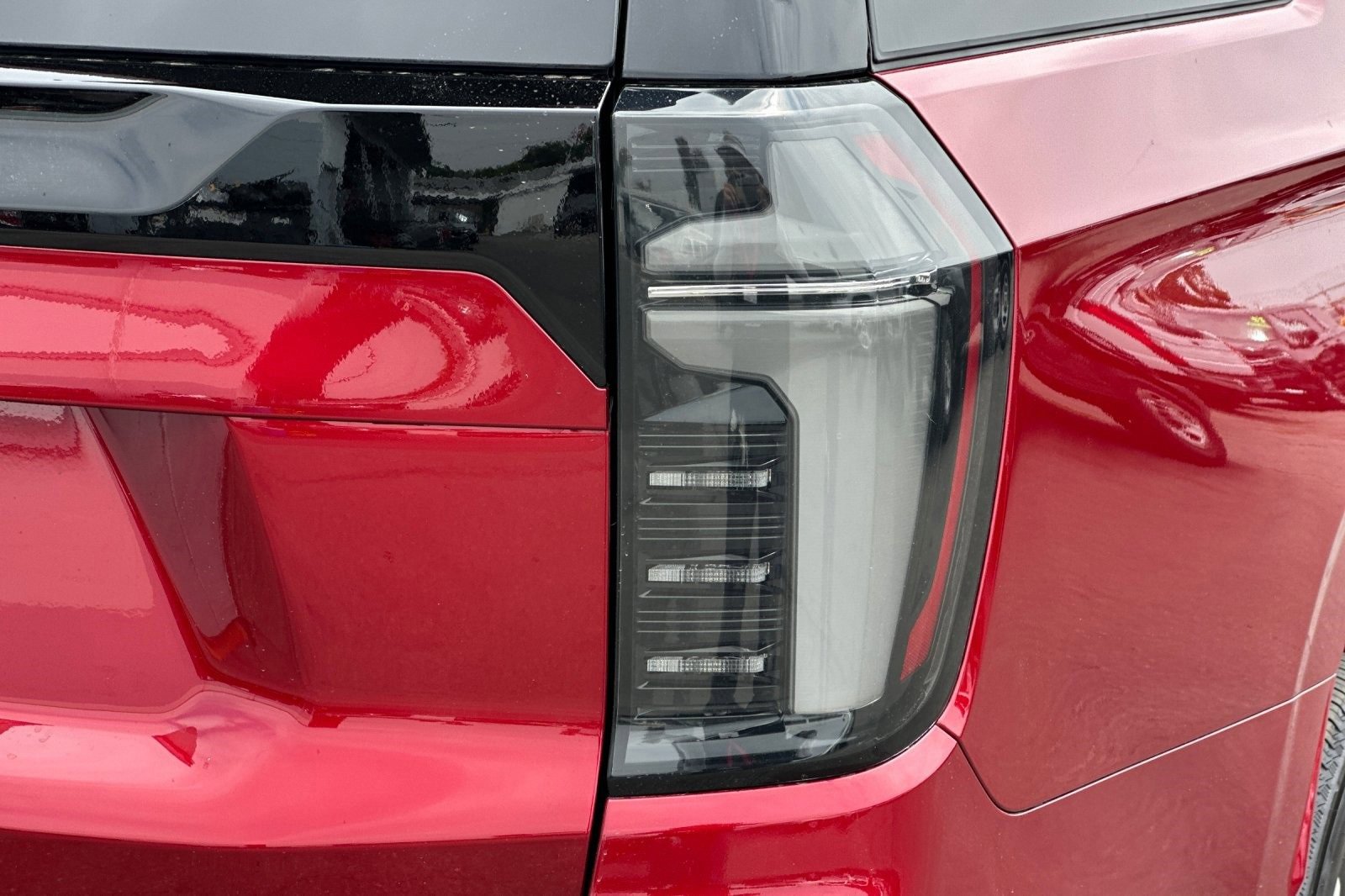 2025 Chevrolet Suburban High Country photo 31