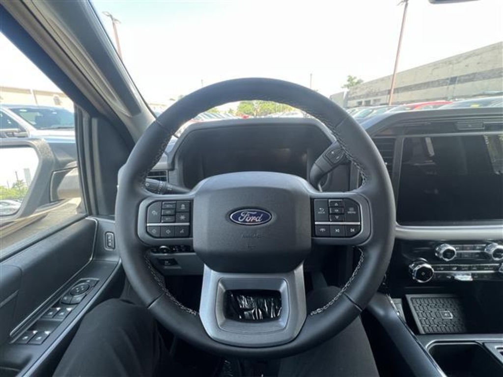 2025 Ford F-150 XLT photo 11