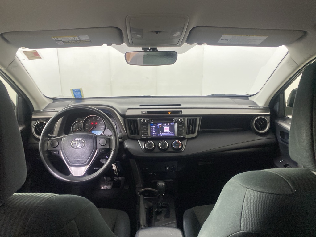 2016 Toyota RAV4 LE photo 2