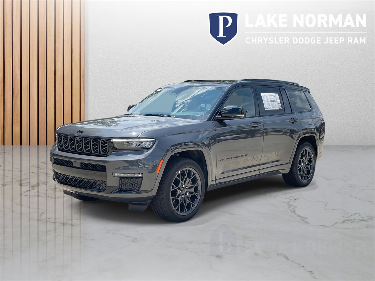 2025 Jeep Grand Cherokee L Summit photo 2