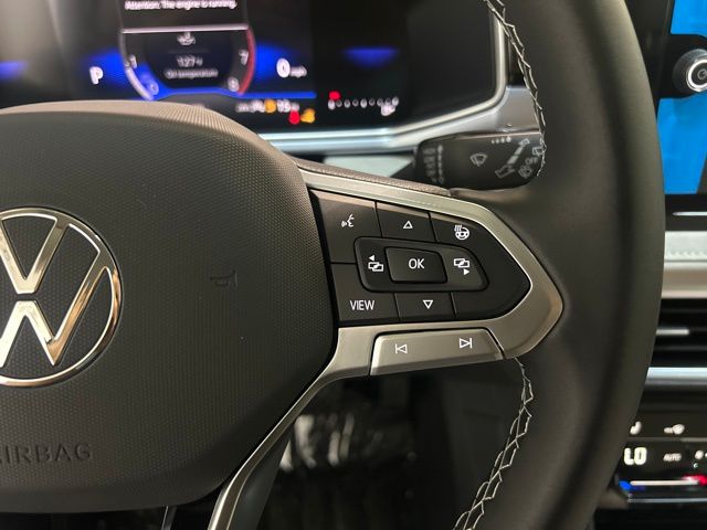 2025 Volkswagen Taos SE photo 16