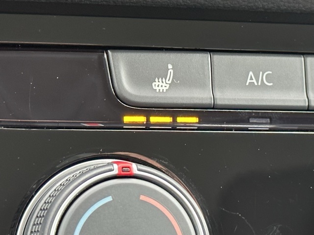 2025 Volkswagen Taos S photo 16