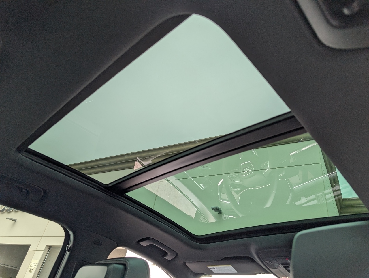 2025 Audi Q3 S line Premium photo 3