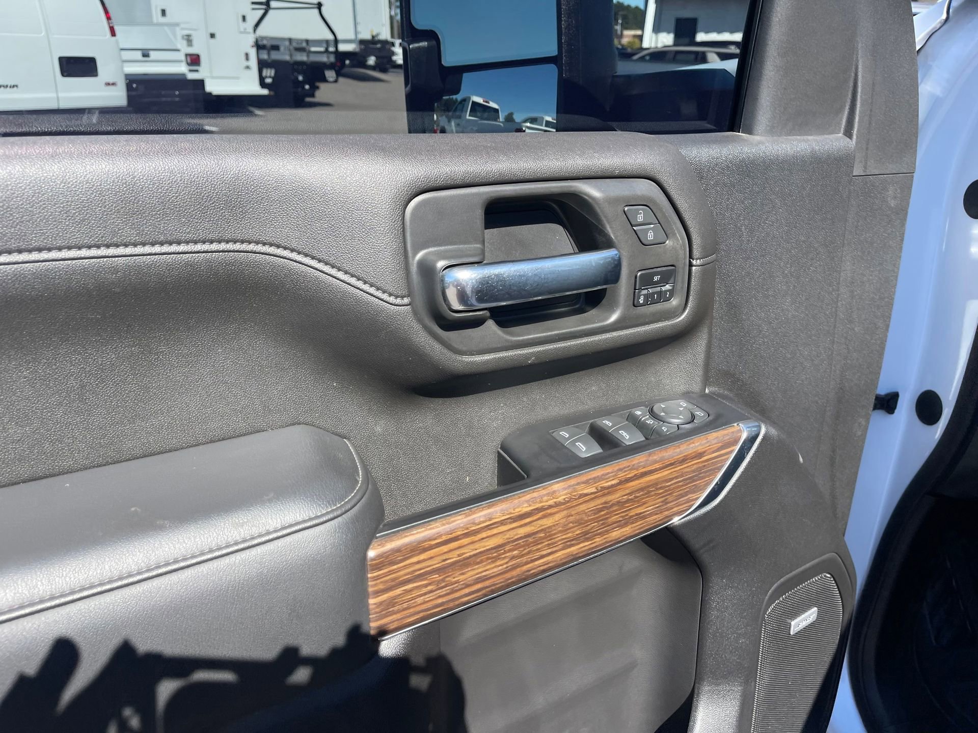 2023 Chevrolet Silverado 2500HD High Country photo 4