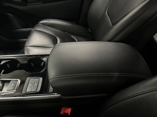 2020 Ford Edge Titanium photo 19
