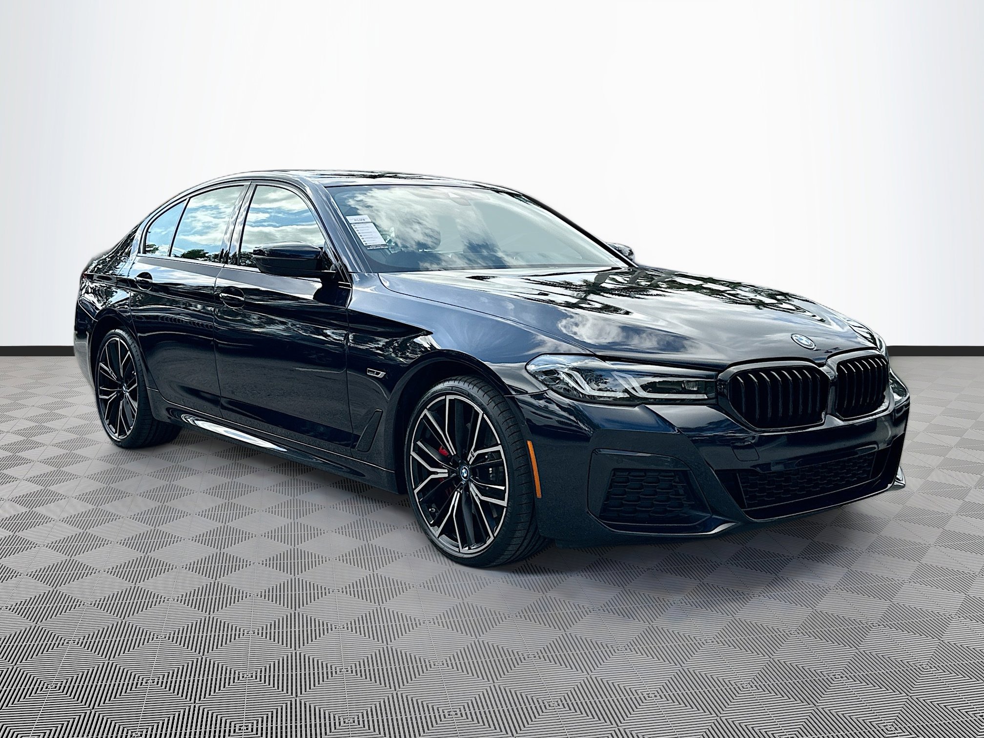 2023 BMW 5 Series 530e's photo