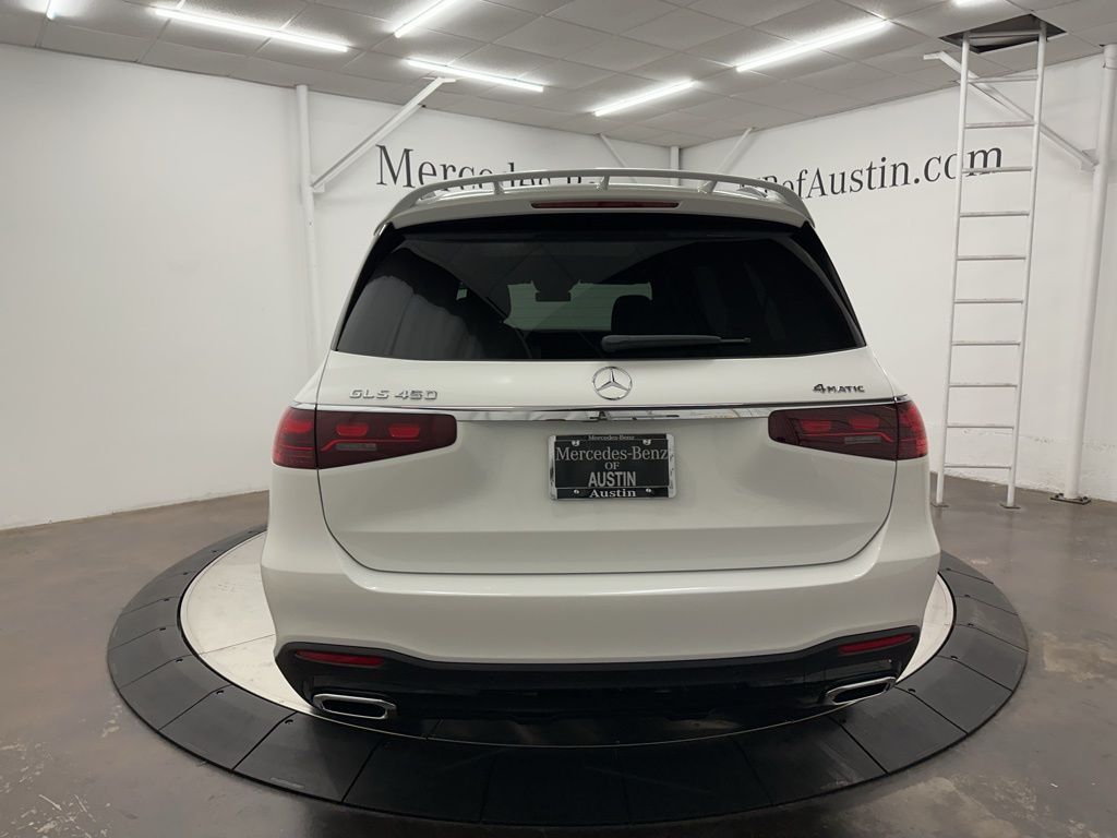 2026 Mercedes Benz GLS 450 4MATIC photo 3