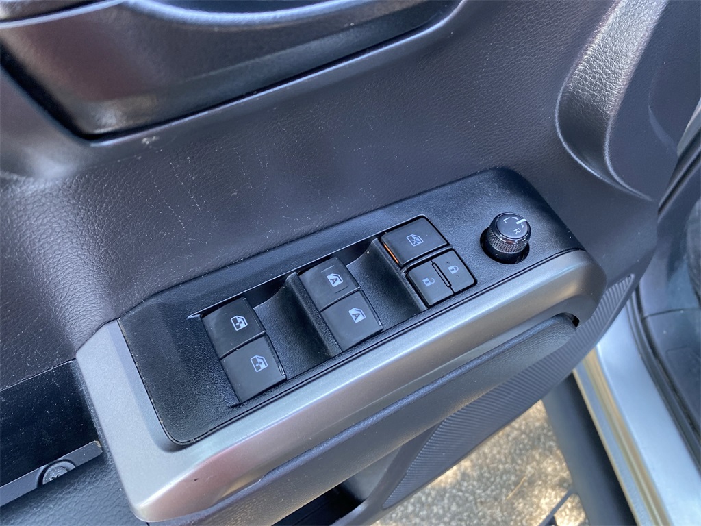 2023 Toyota Tacoma SR5 photo 10
