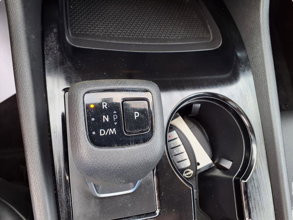 2022 Nissan Rogue SV photo 19