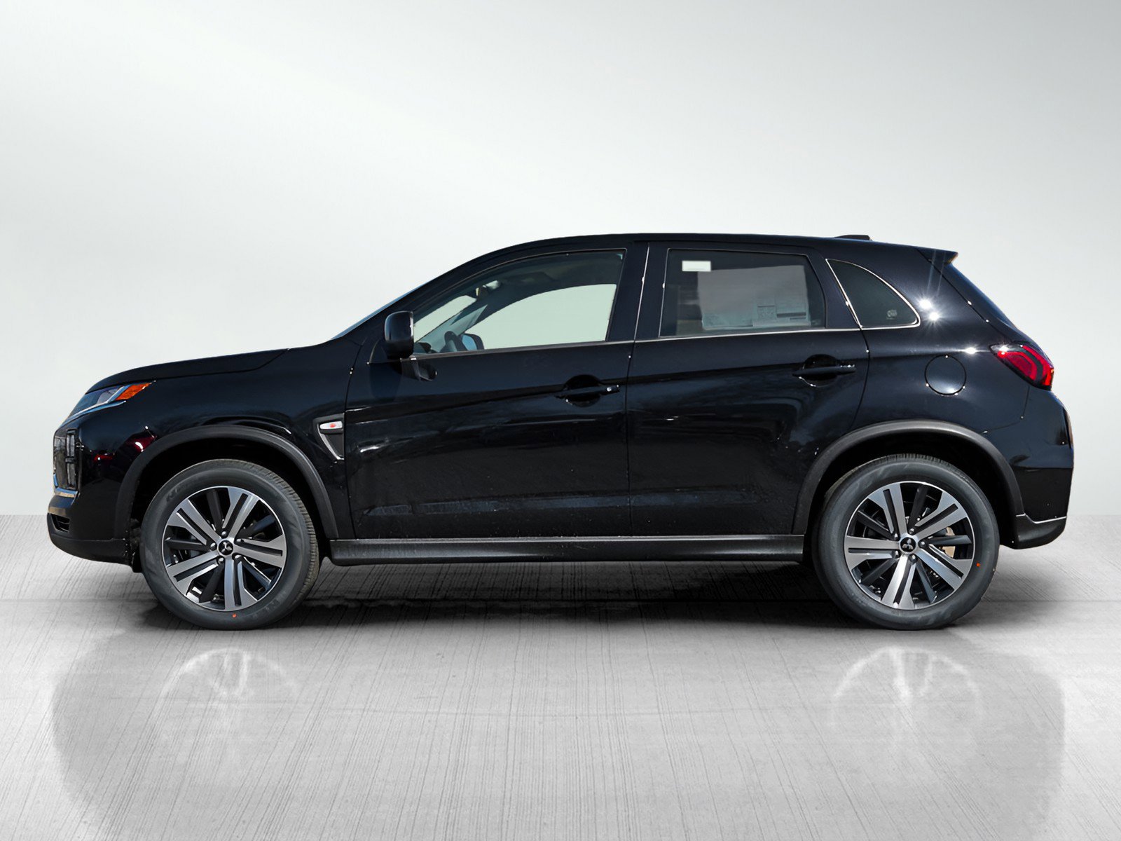 2025 Mitsubishi Outlander Sport S photo 3
