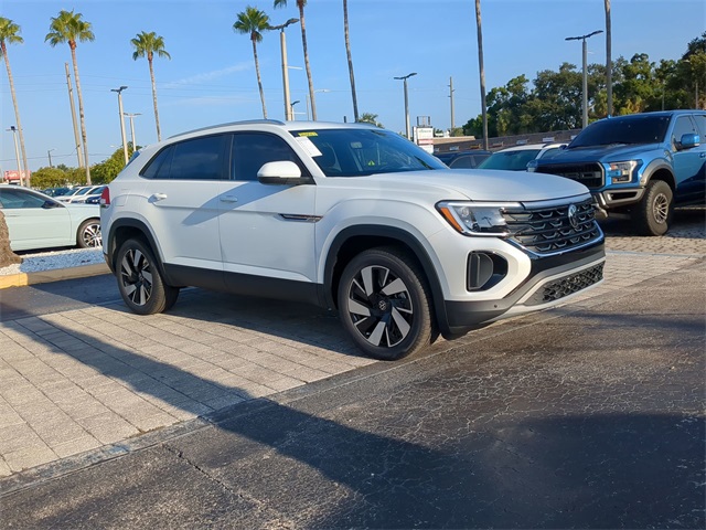 2026 Volkswagen Atlas Cross Sport SE Technology photo 2