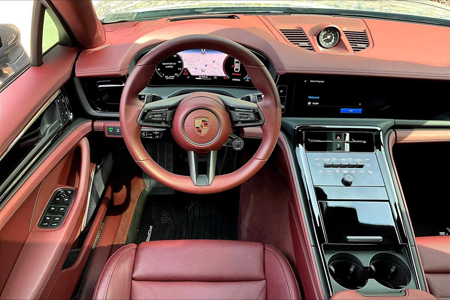 2025 Porsche Panamera 4 photo 13