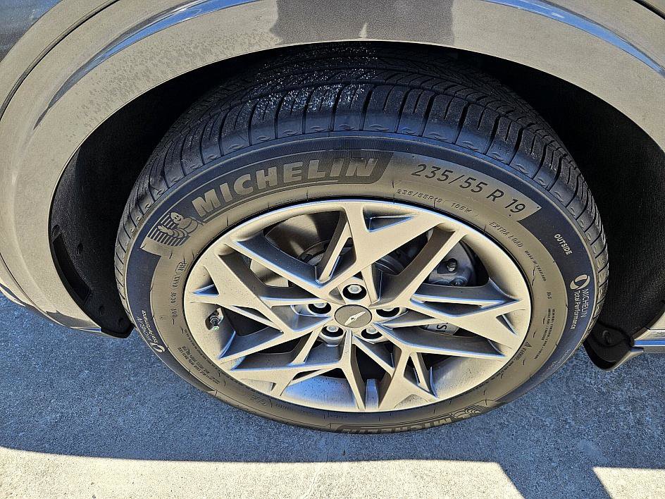2023 Genesis GV70 2.5T photo 19