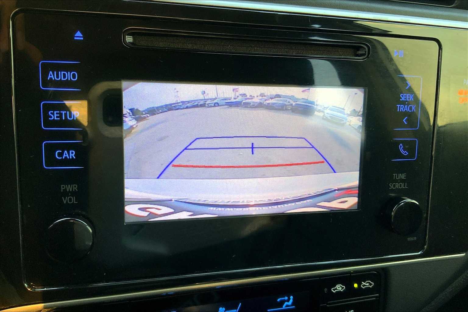 2019 Toyota Corolla LE photo 26