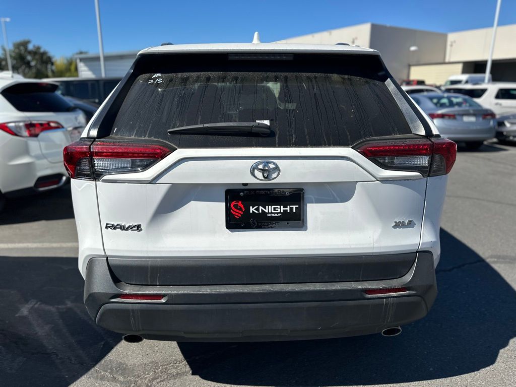 2024 Toyota RAV4 XLE photo 5