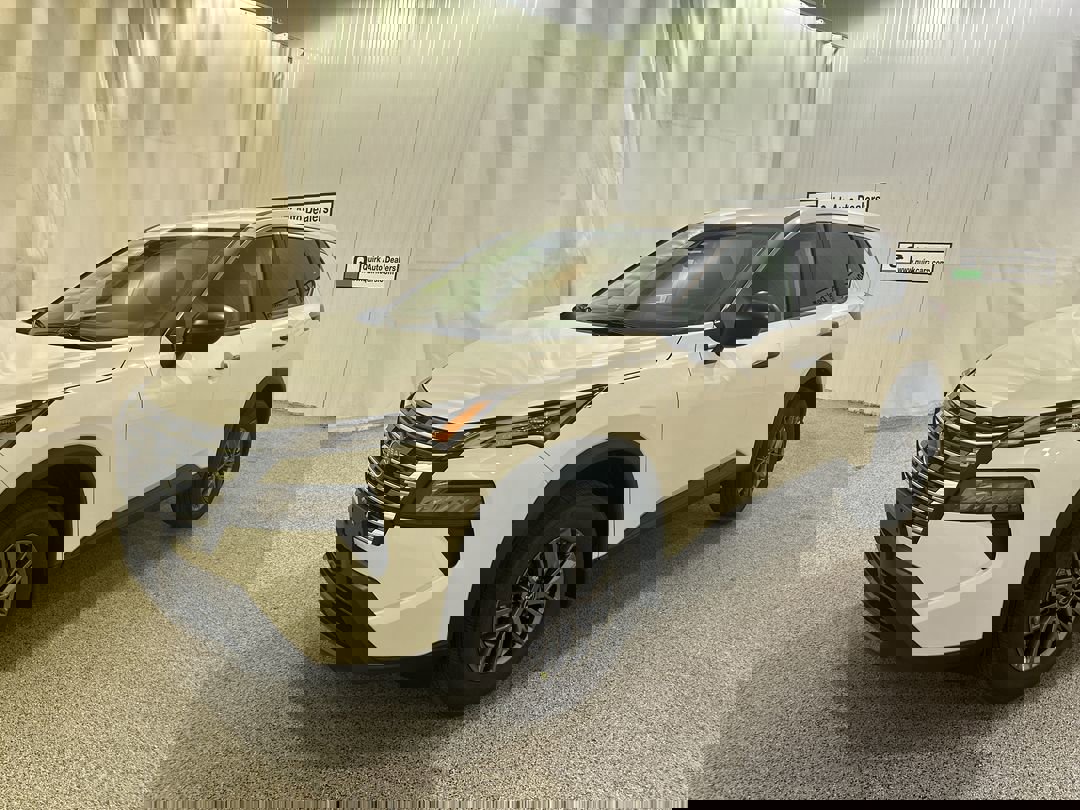 2026 Nissan Rogue S photo 3