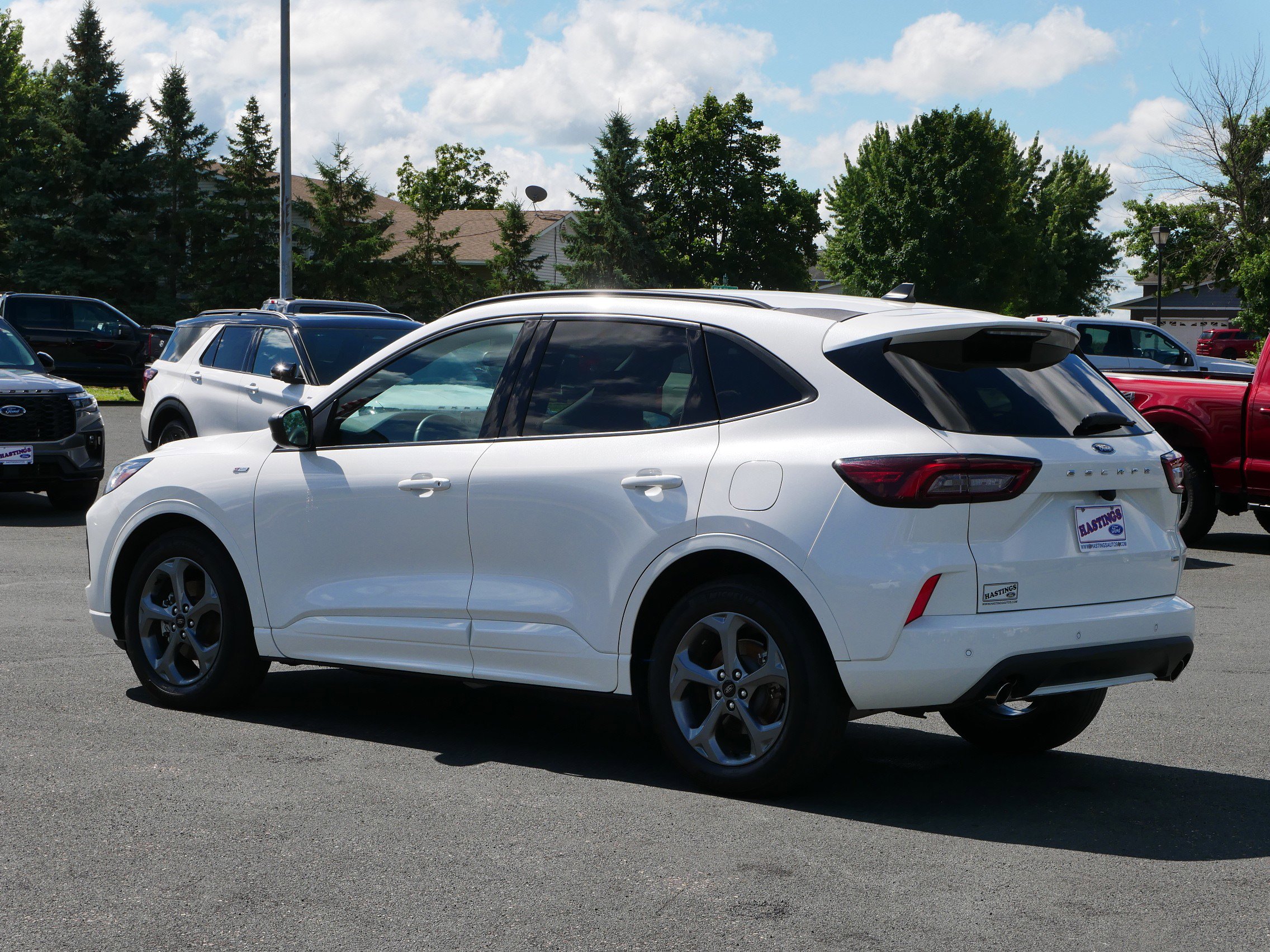 2023 Ford Escape ST-Line Hybrid photo 3