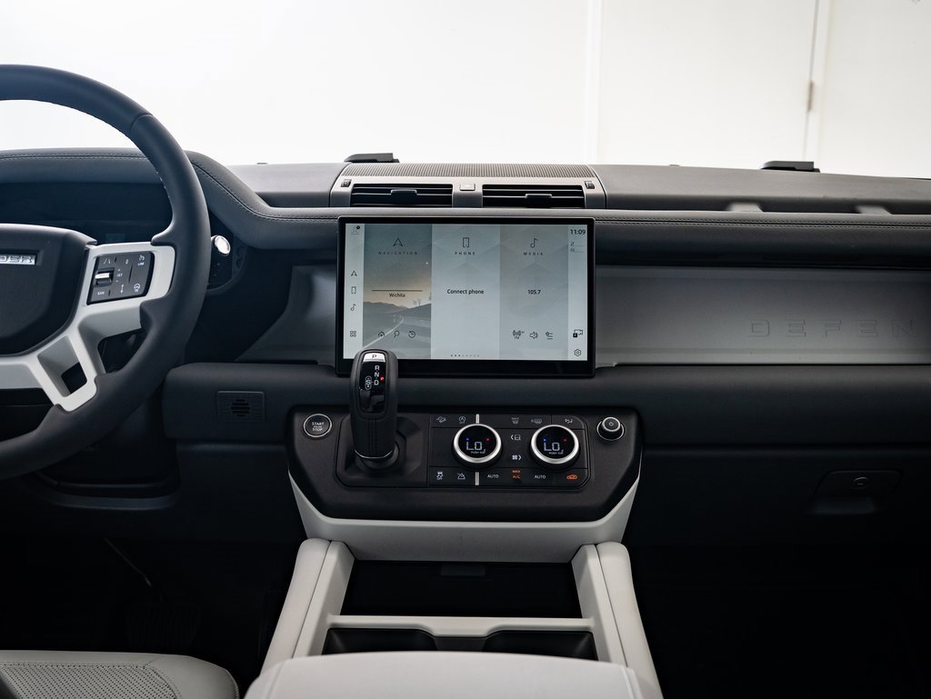 2025 Land Rover Defender 90 X-Dynamic SE photo 27