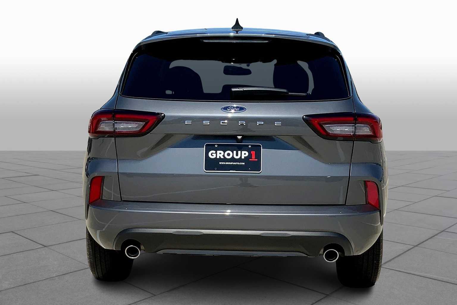 2024 Ford Escape ST-Line photo 2