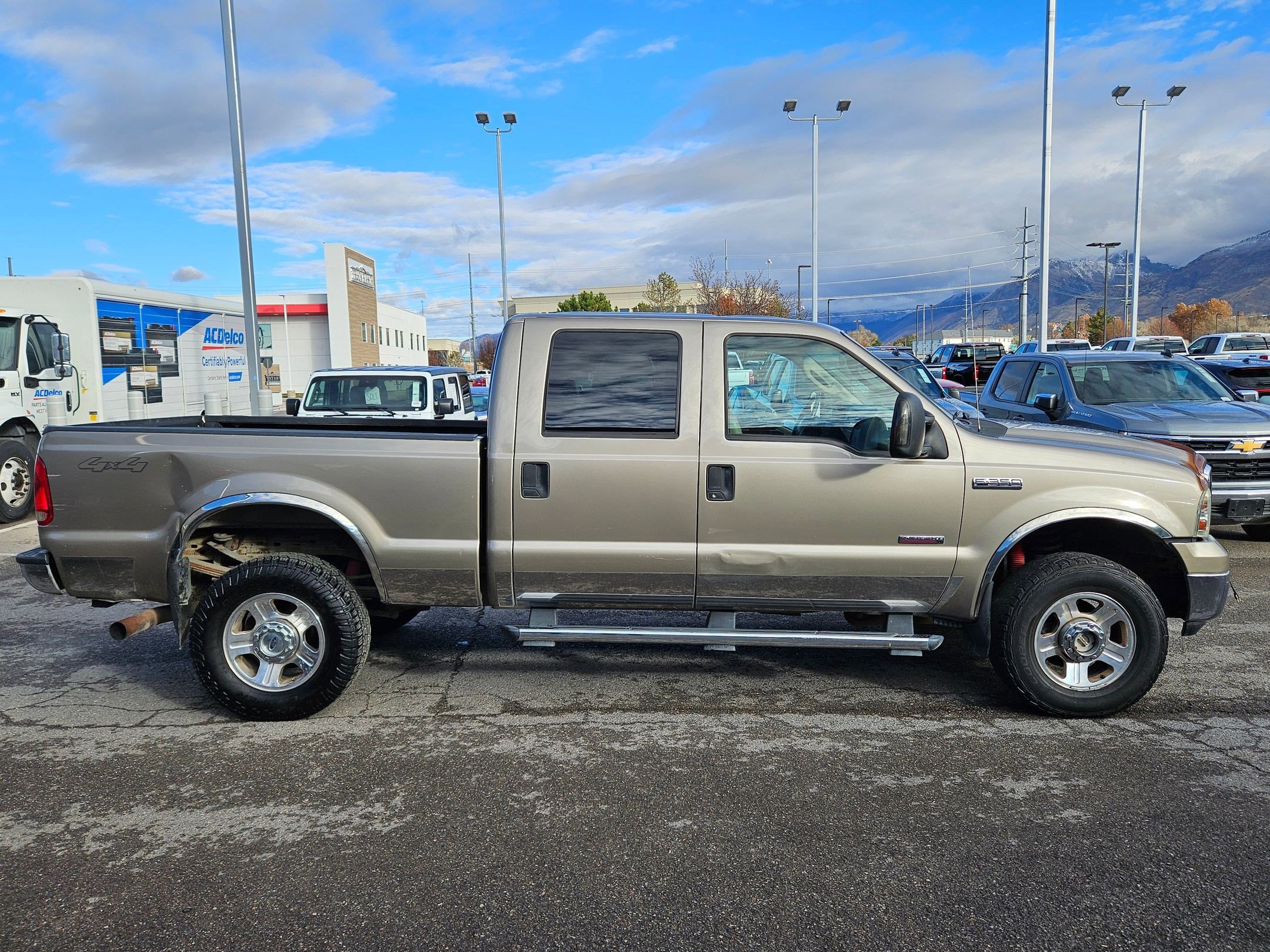 2005 Ford F-350 Lariat photo 2
