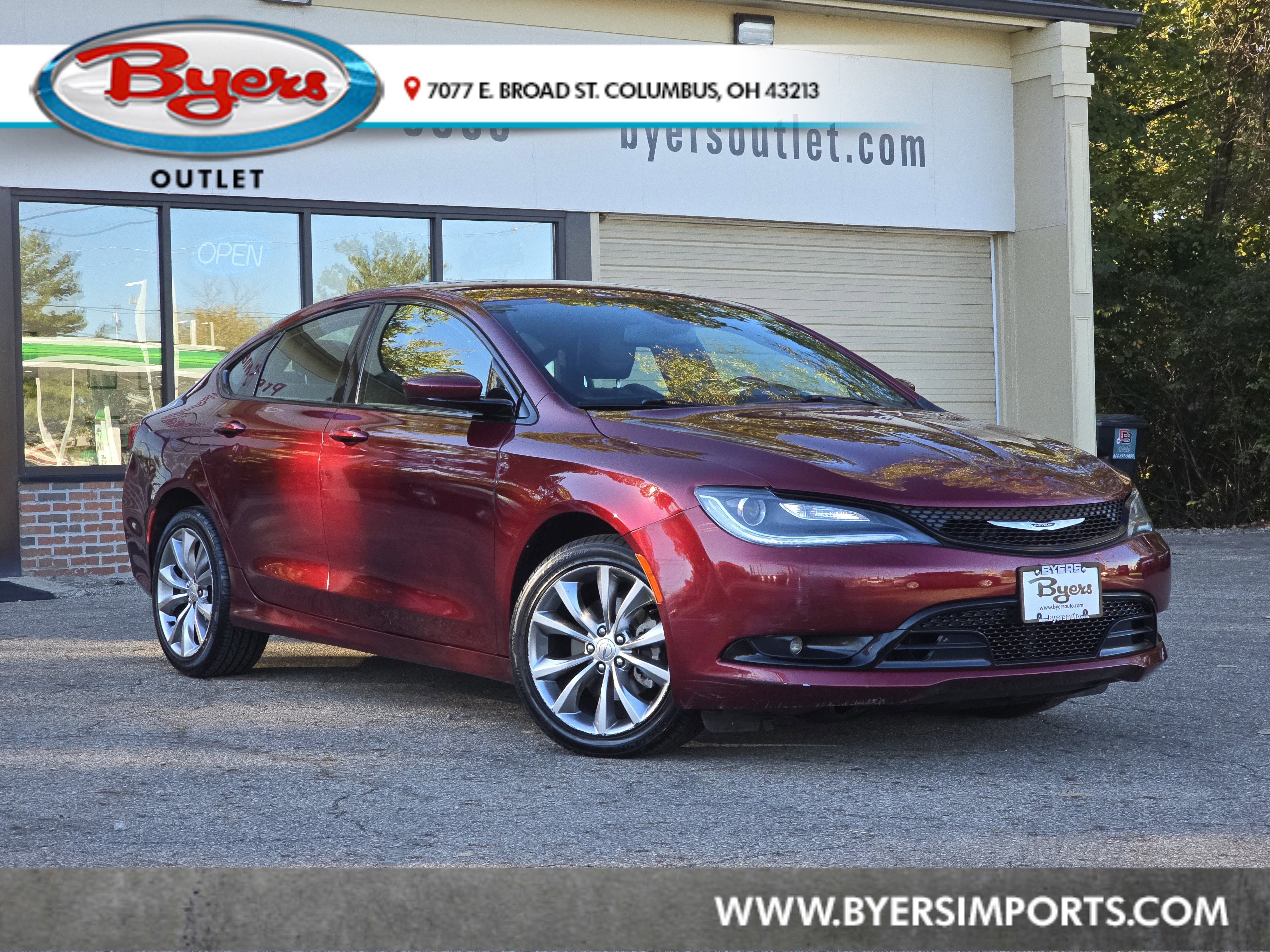 2016 Chrysler 200 S's photo