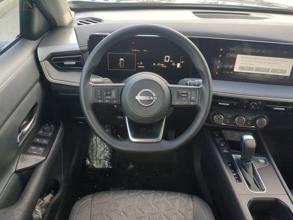 2025 Nissan Kicks SV photo 15