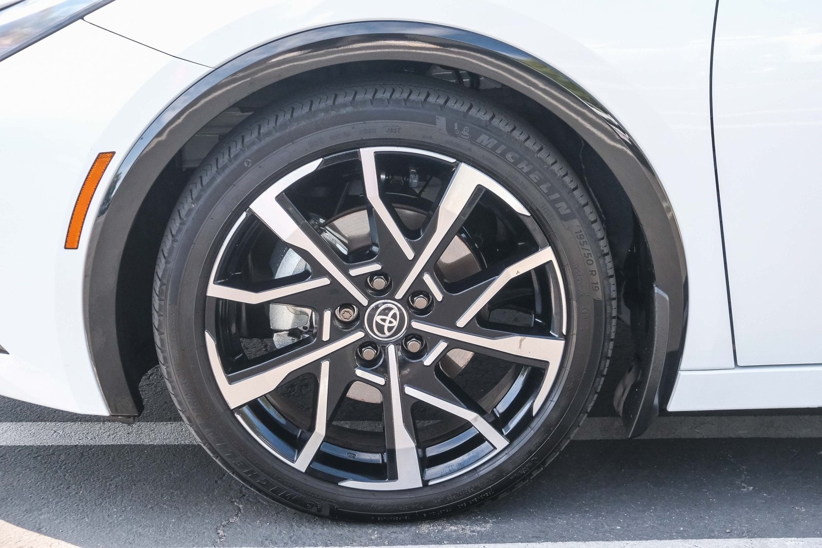 2024 Toyota Prius Prime XSE photo 4