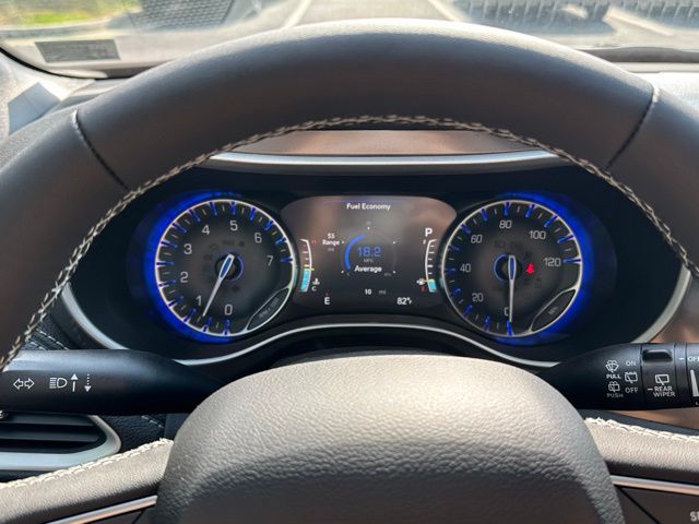 2025 Chrysler Pacifica photo 22