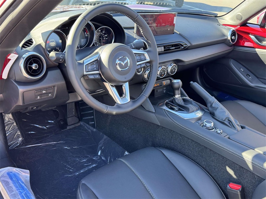 2025 Mazda MX-5 Miata Miata RF Grand Touring photo 2