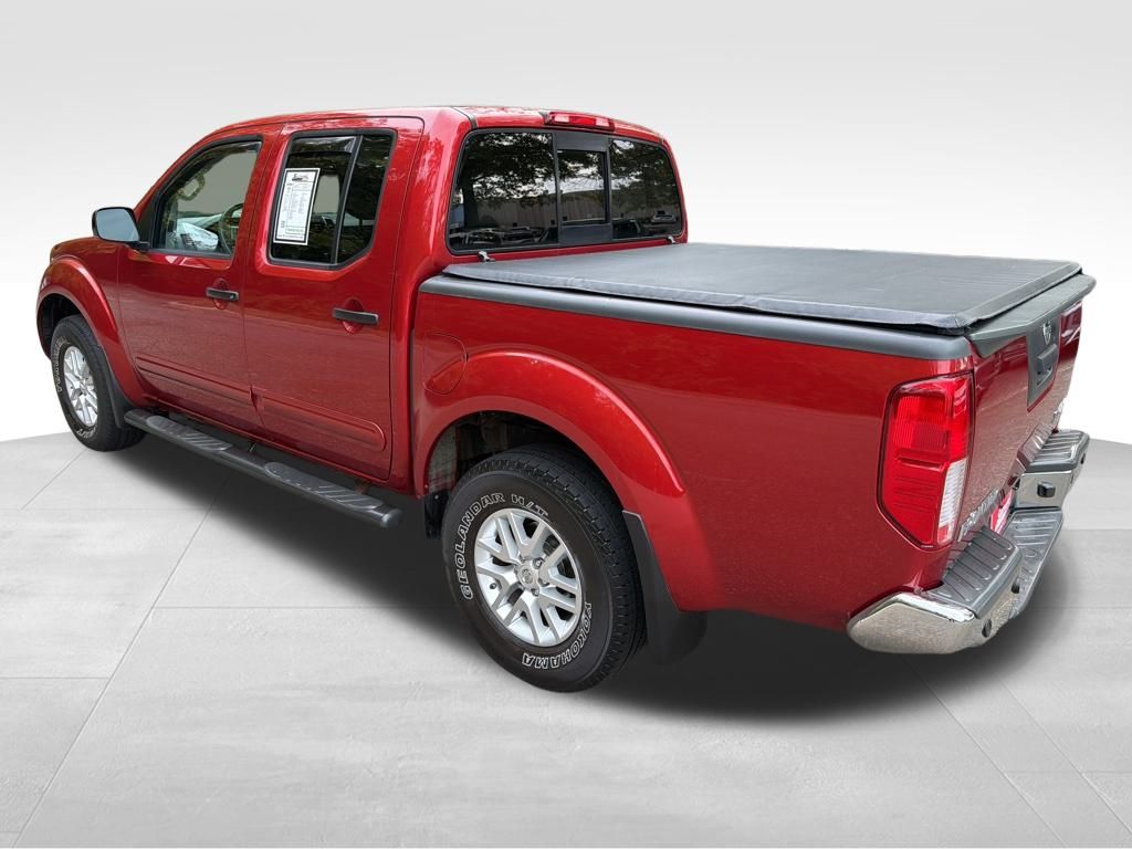 2015 Nissan Frontier SV photo 2